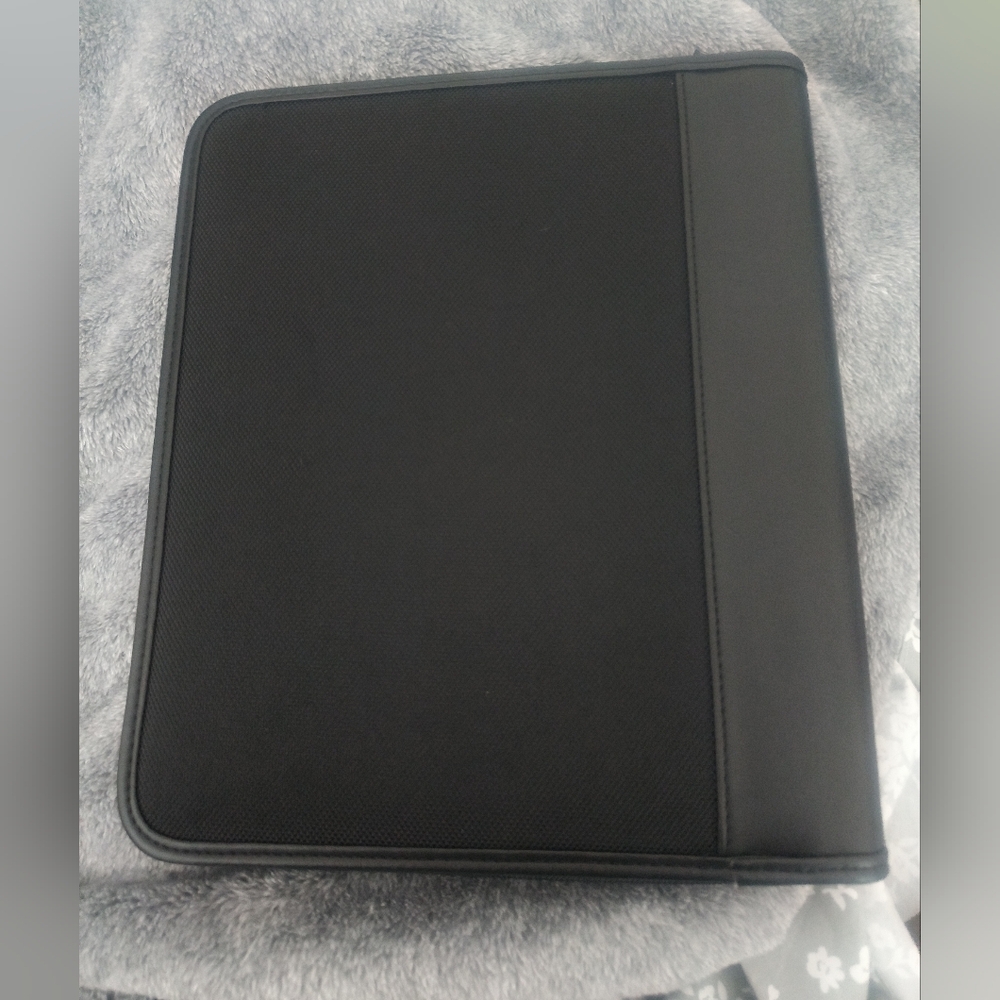 KENNETH COLE REACTION TABLET CASE - Picture 2 of 9